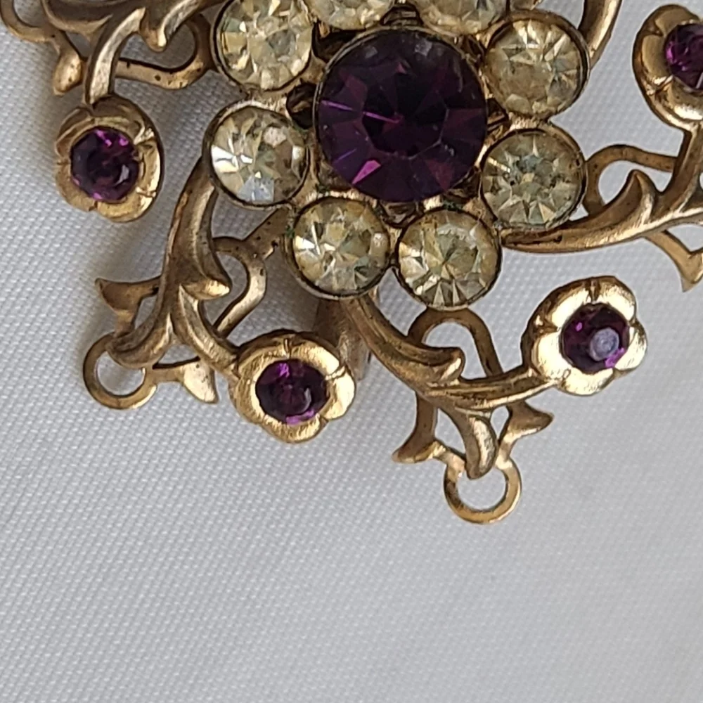SALE! Vintage 1950s Flower Rhinestone Brooch